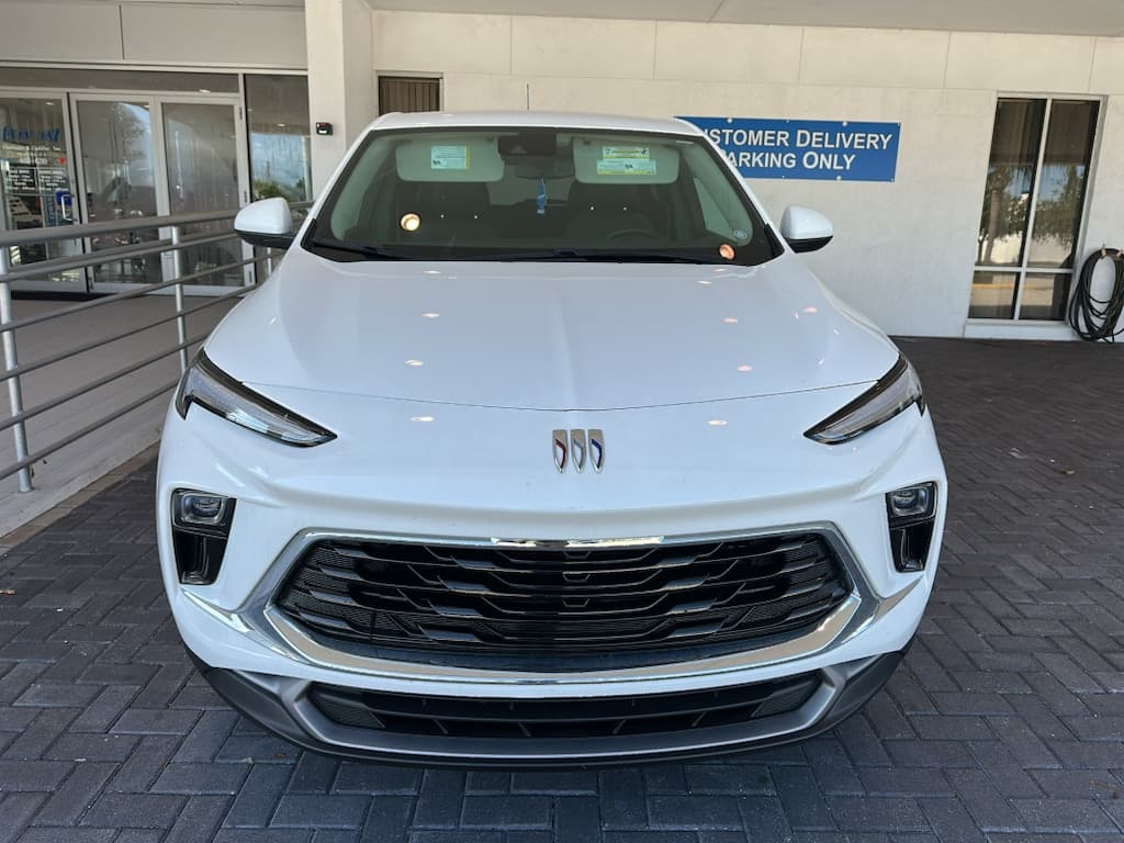 2024 Buick Encore GX Preferred — photo 1 of 8