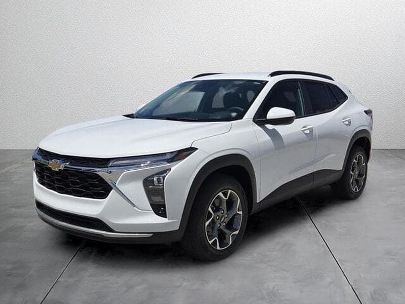 2026 Chevrolet Trax LT — photo 1 of 36