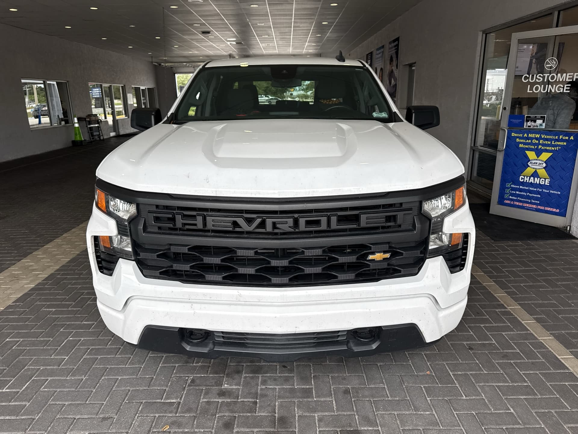 2023 Chevrolet Silverado 1500 Custom — photo 1 of 7