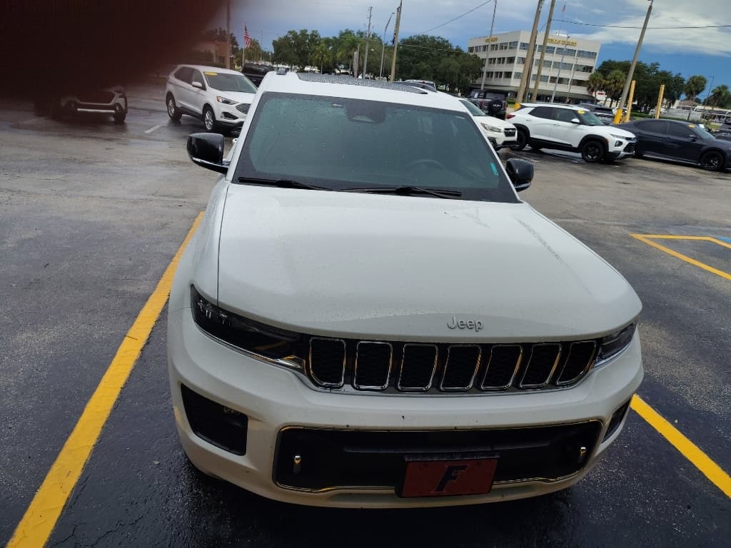2024 Jeep Grand Cherokee L Overland — photo 1 of 6