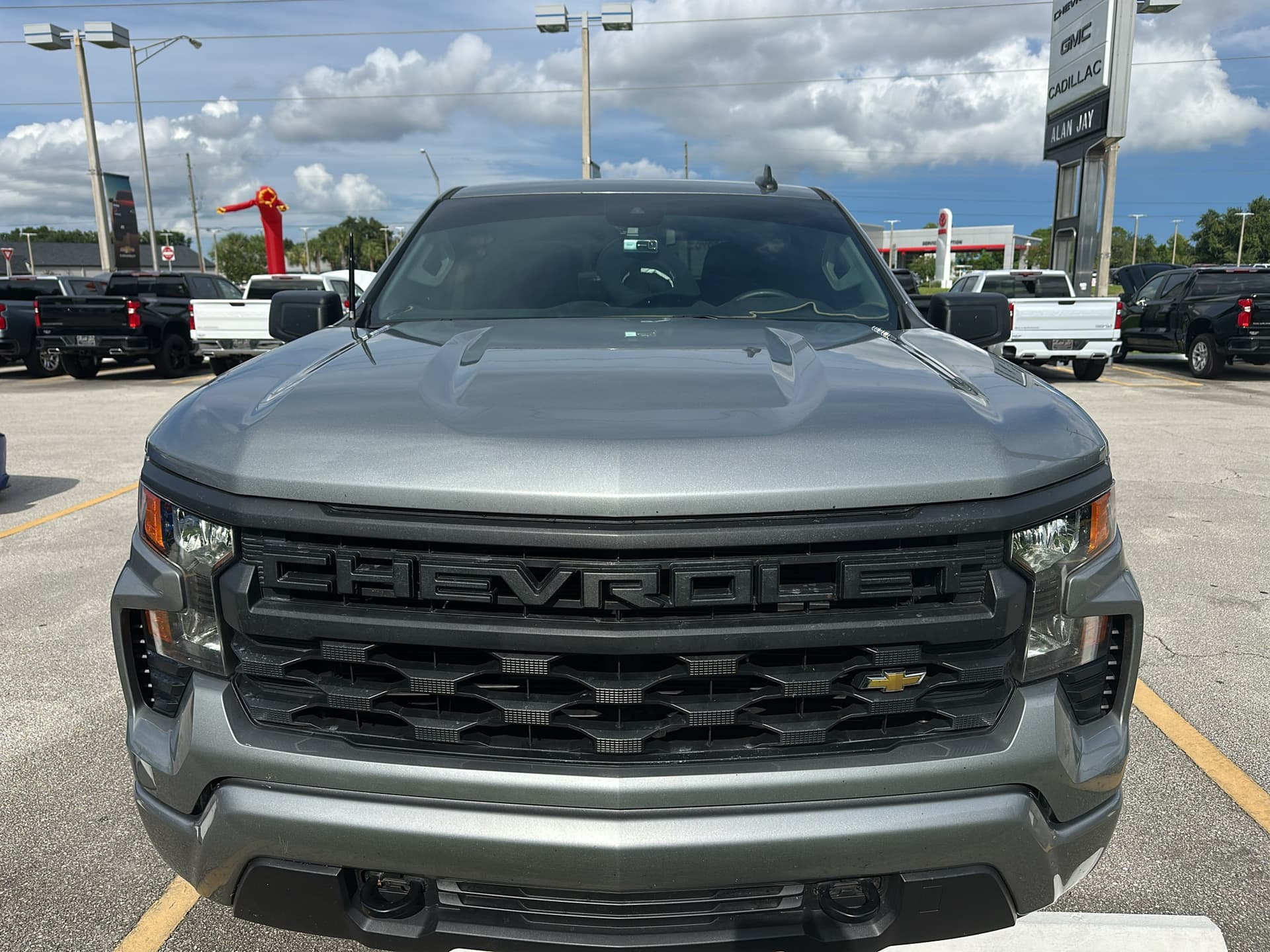 2025 Chevrolet Silverado 1500 Custom — photo 1 of 8