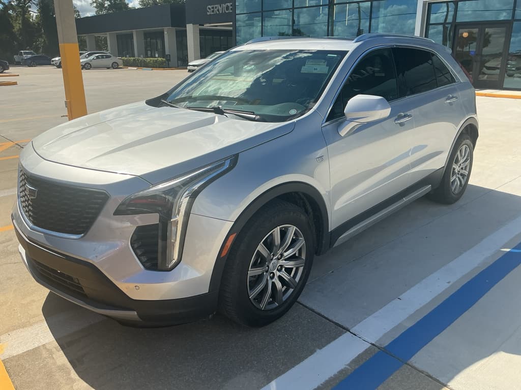 2020 Cadillac XT4 FWD Premium Luxury — photo 1 of 7