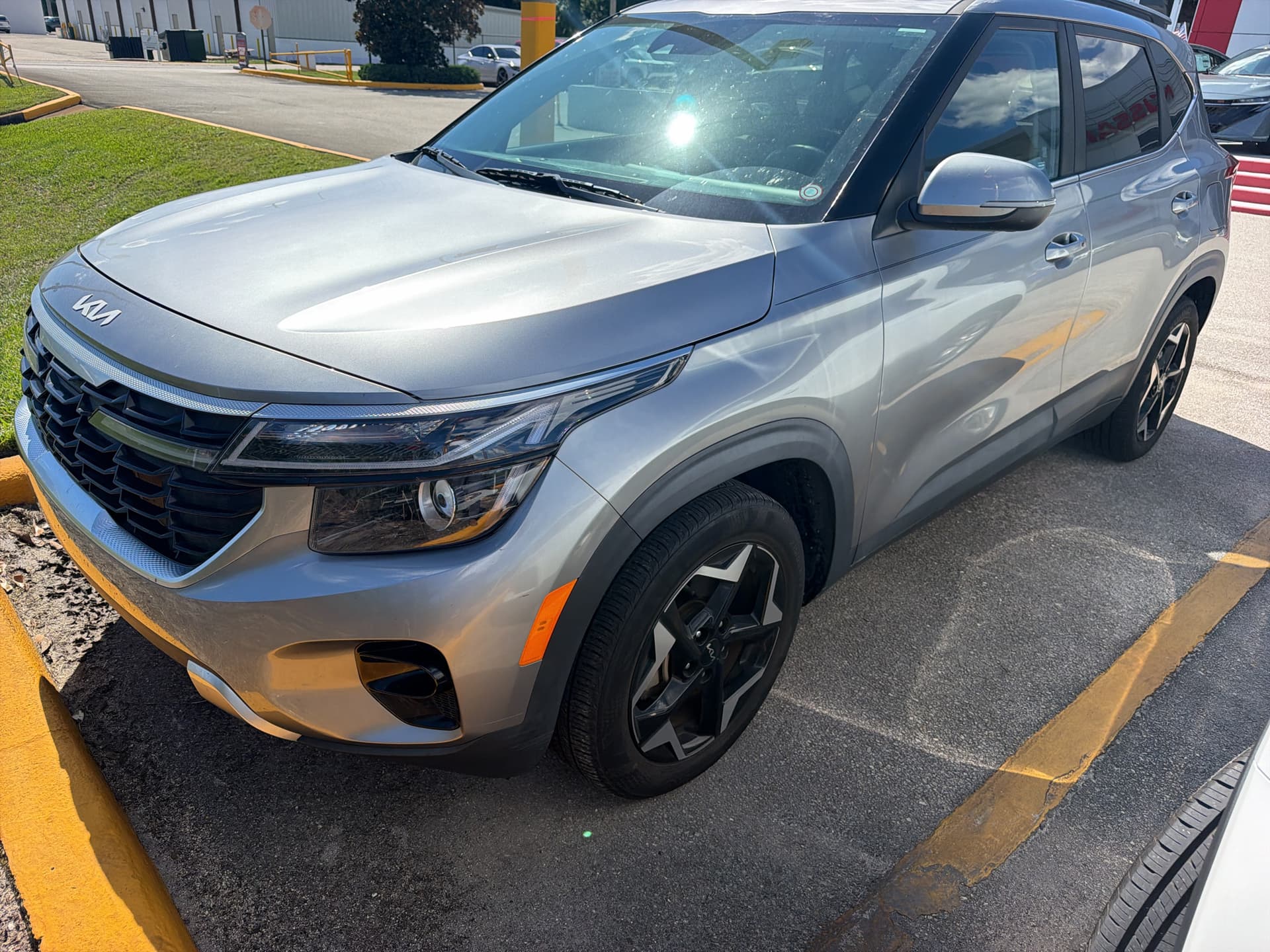 2024 Kia Seltos EX — photo 1 of 3
