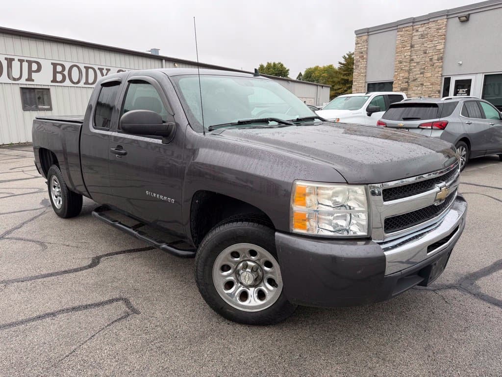 2010 Chevrolet Silverado 1500 LS — photo 1 of 29