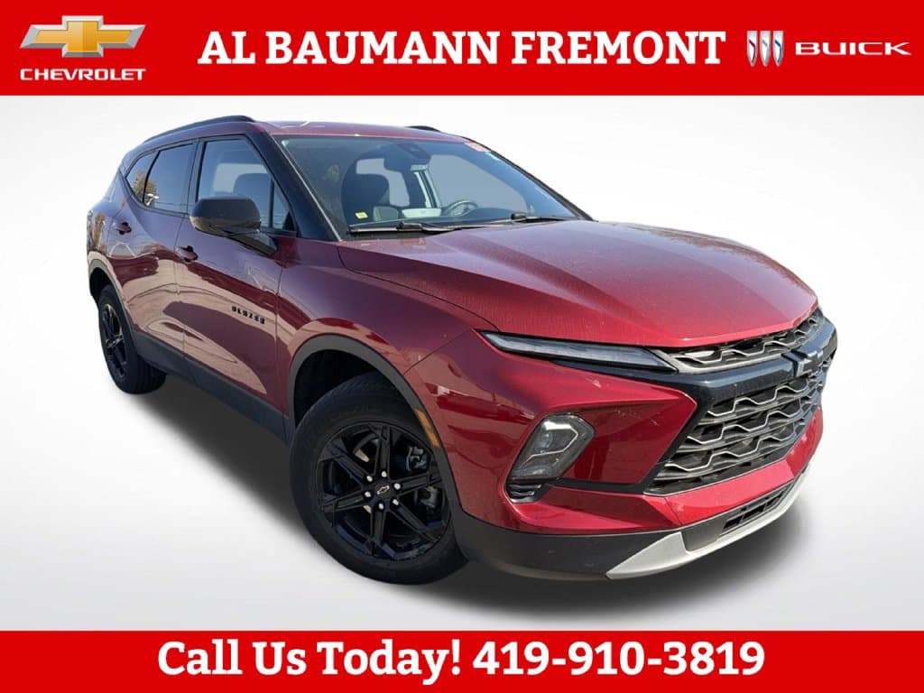 2023 Chevrolet Blazer LT — photo 1 of 33