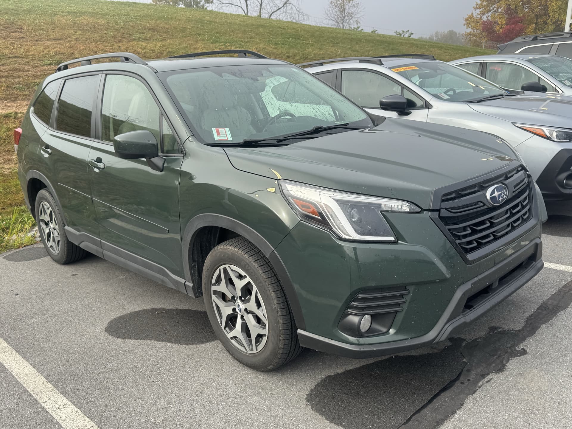 2023 Subaru Forester Premium — photo 1 of 5