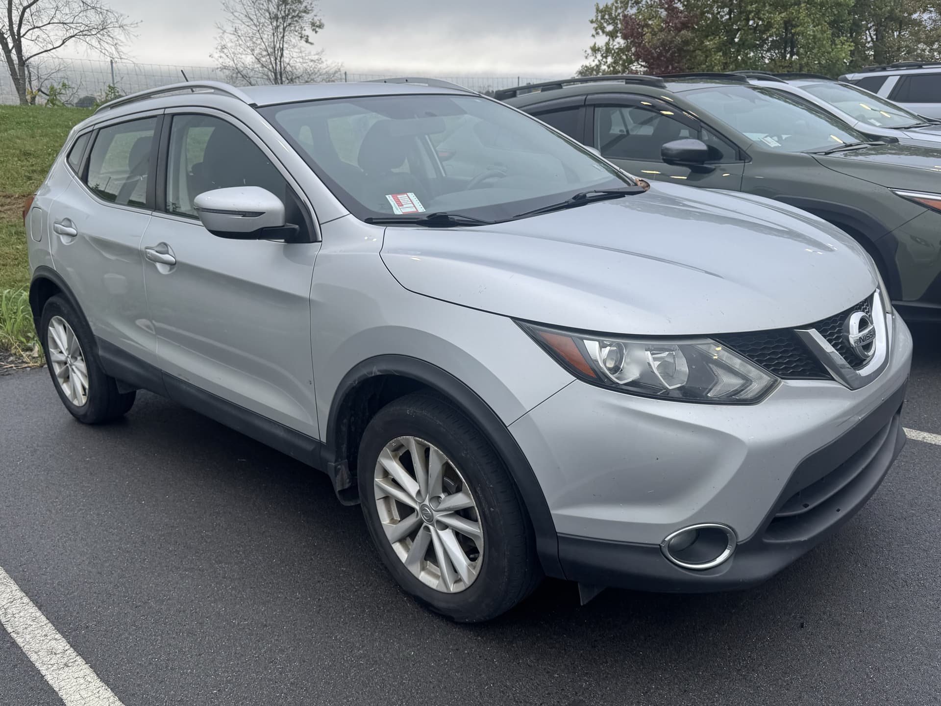 2017 Nissan Rogue Sport SV — photo 1 of 4