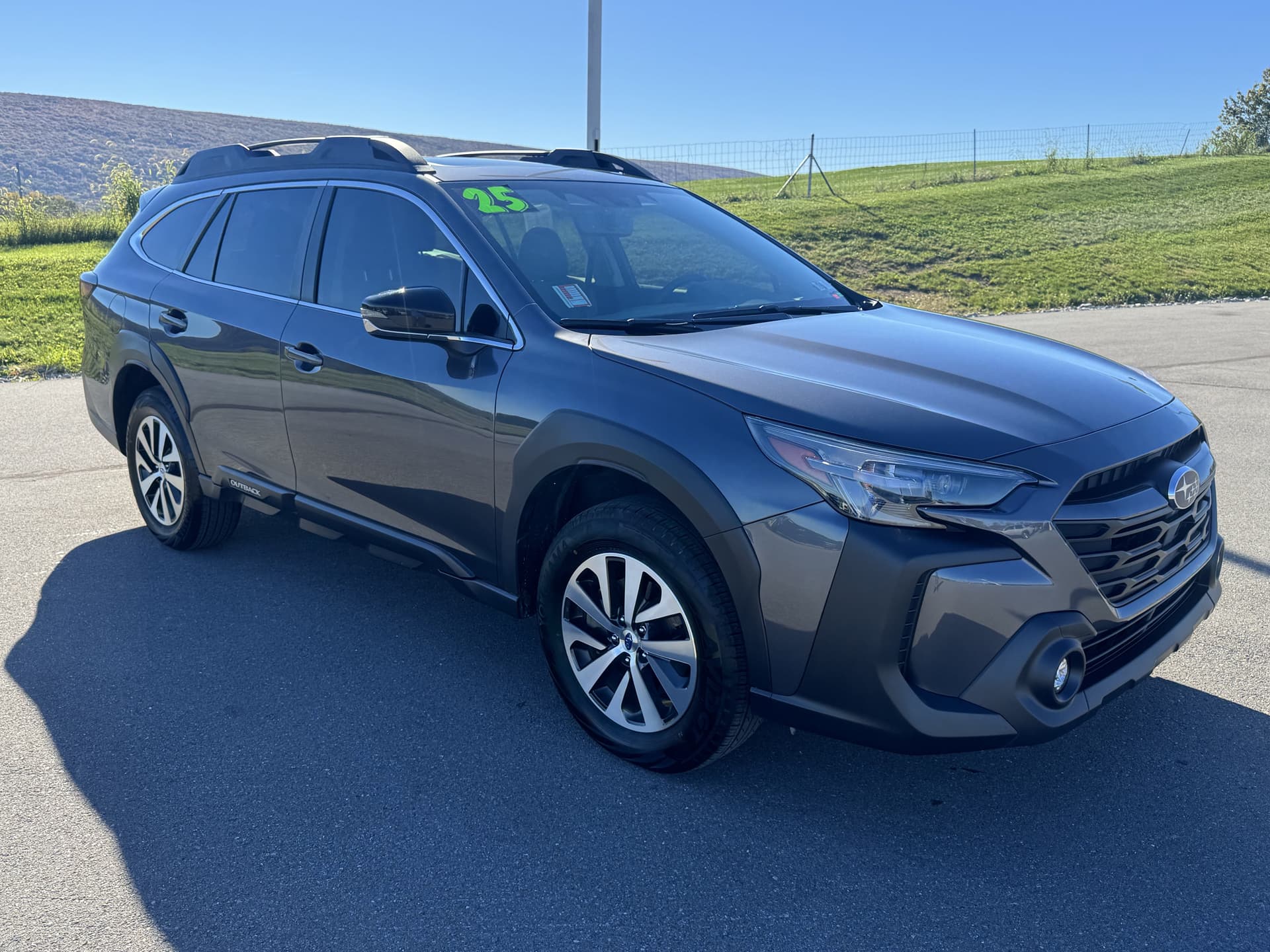 2025 Subaru Outback Premium — photo 1 of 3