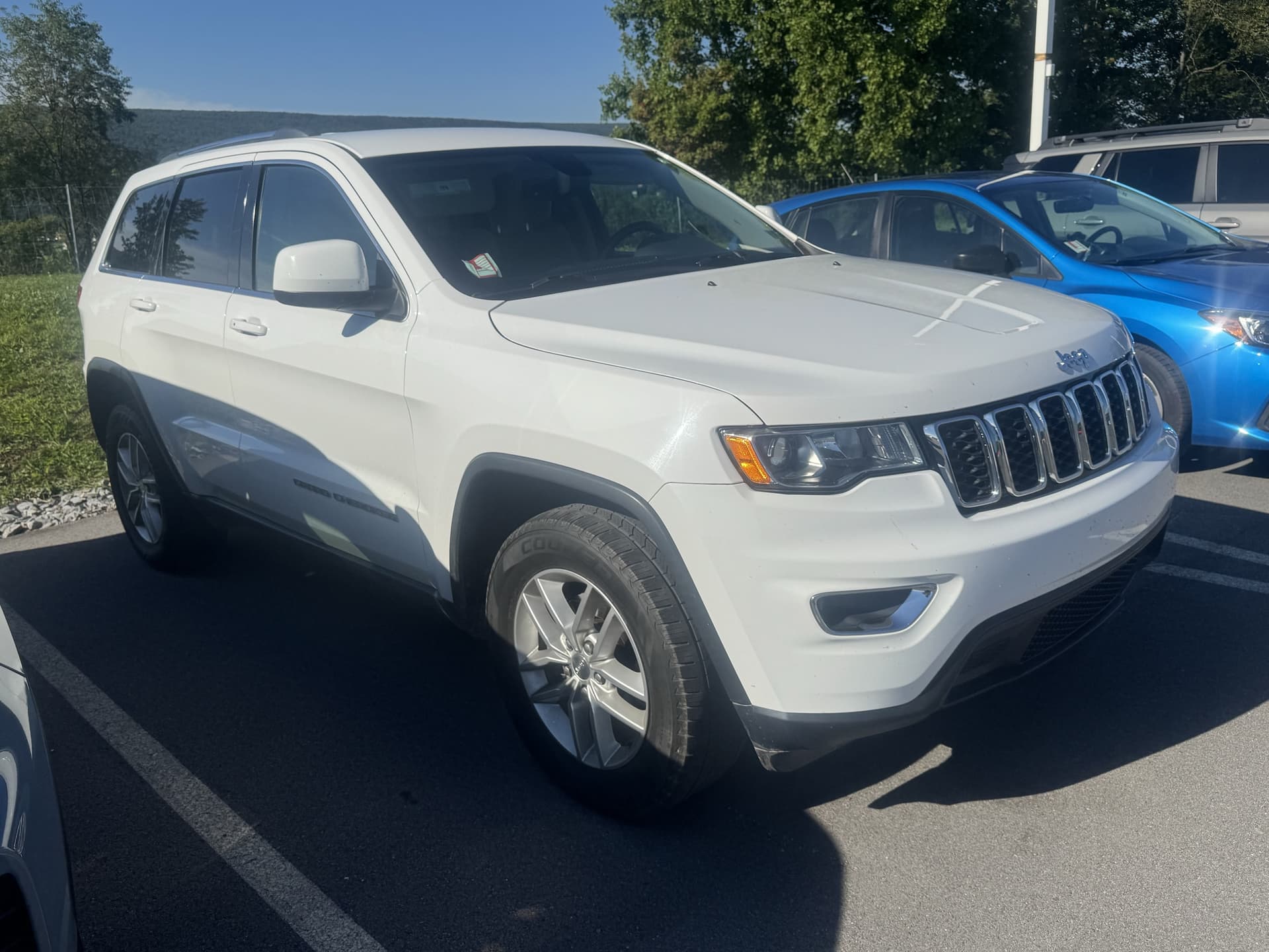 2017 Jeep Grand Cherokee Laredo — photo 1 of 3