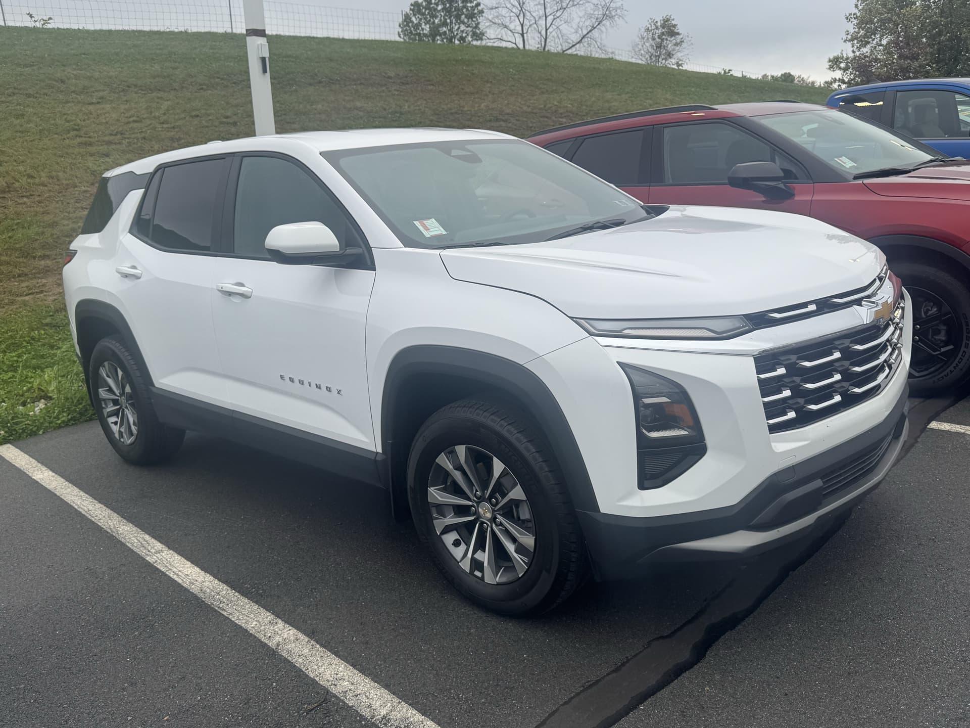 2025 Chevrolet Equinox AWD LT — photo 1 of 4
