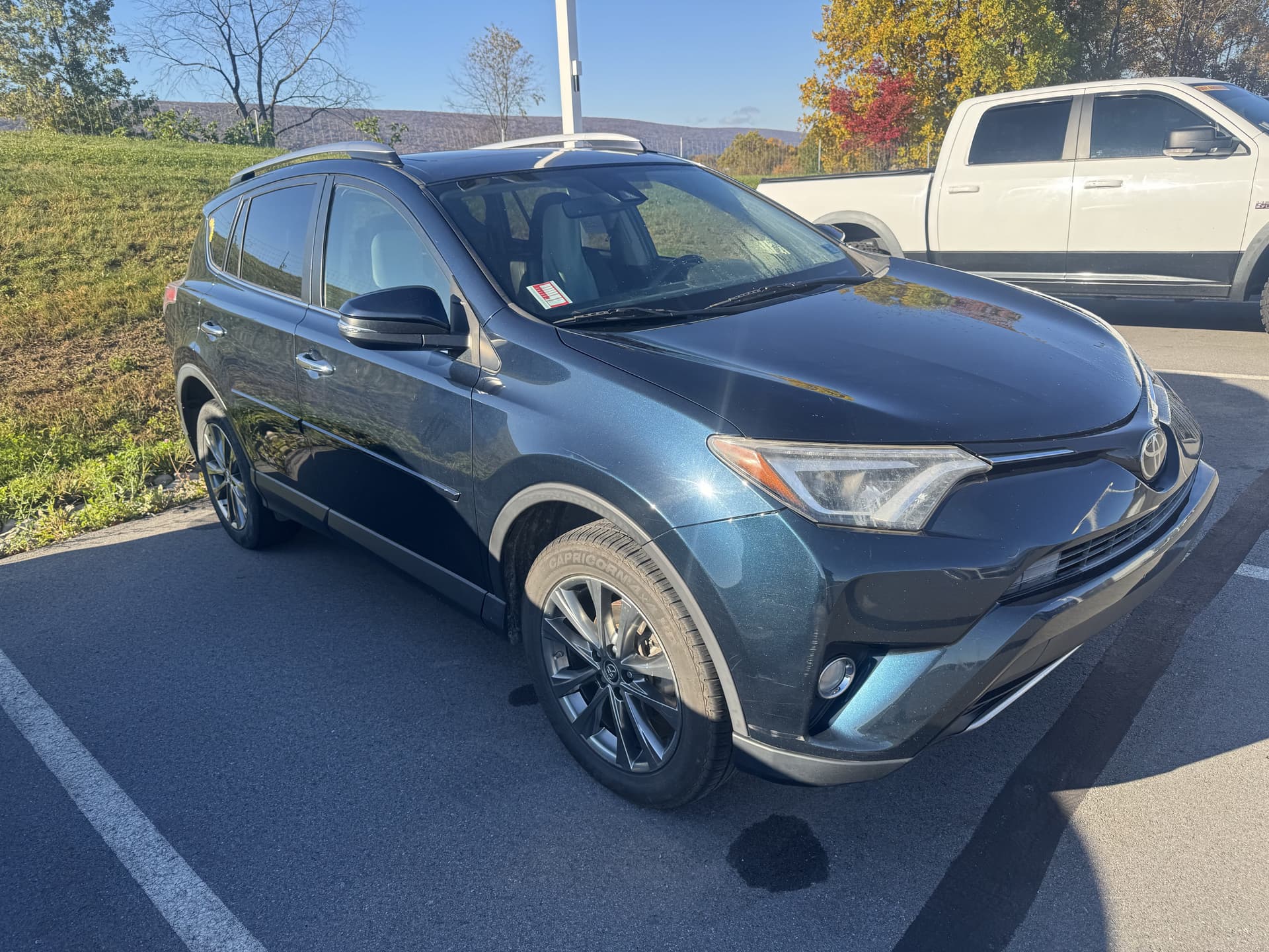 2018 Toyota RAV4 Limited — photo 1 of 5