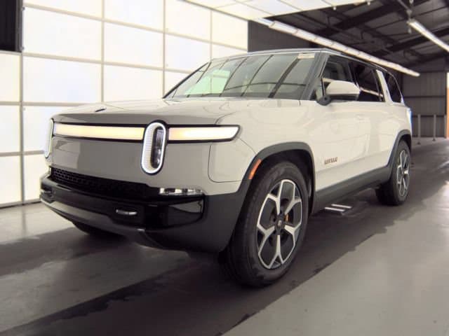 2024 Rivian R1S Base — photo 1 of 14