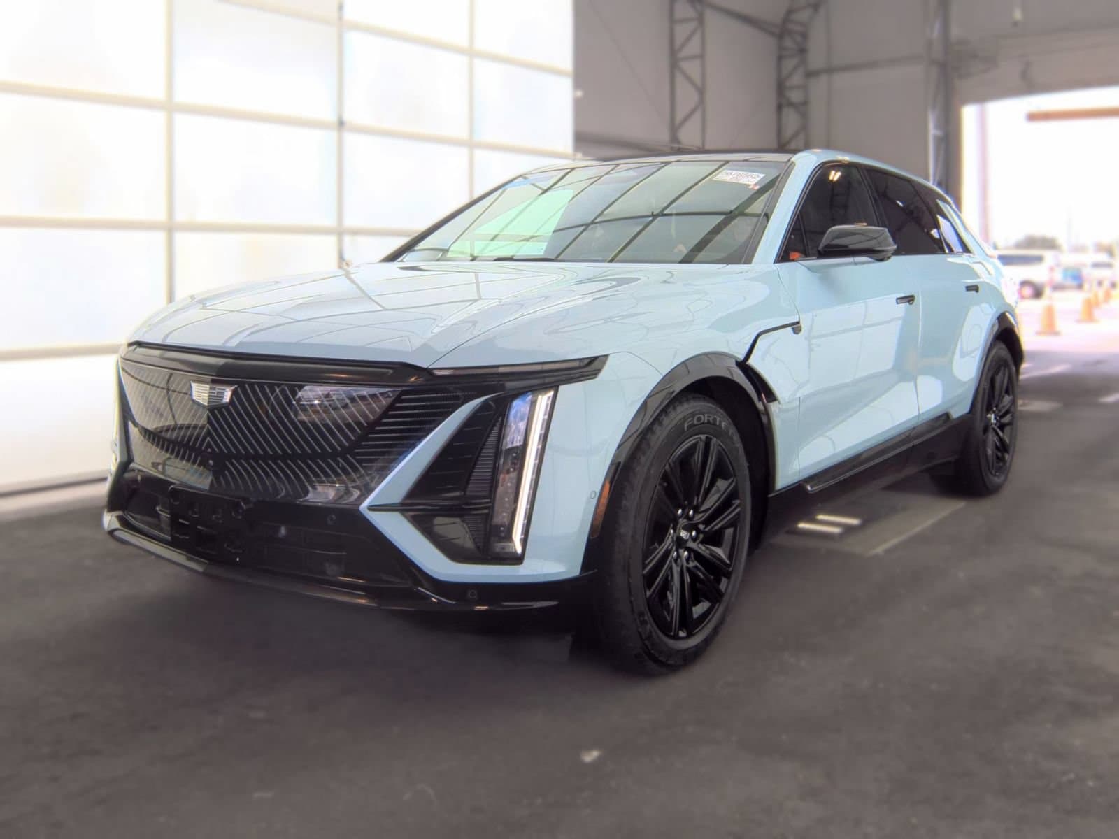 2024 Cadillac LYRIQ Luxury — photo 1 of 15