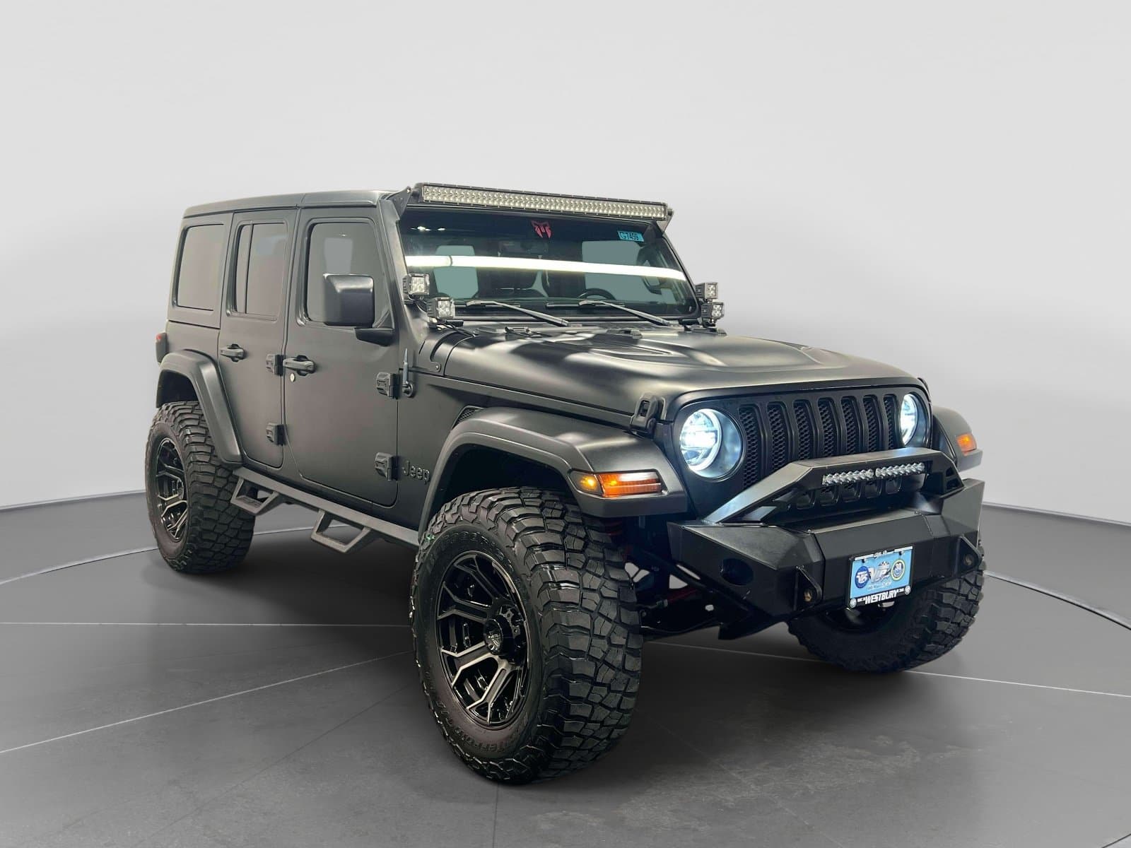 2021 Jeep Wrangler Unlimited Sport — photo 1 of 32