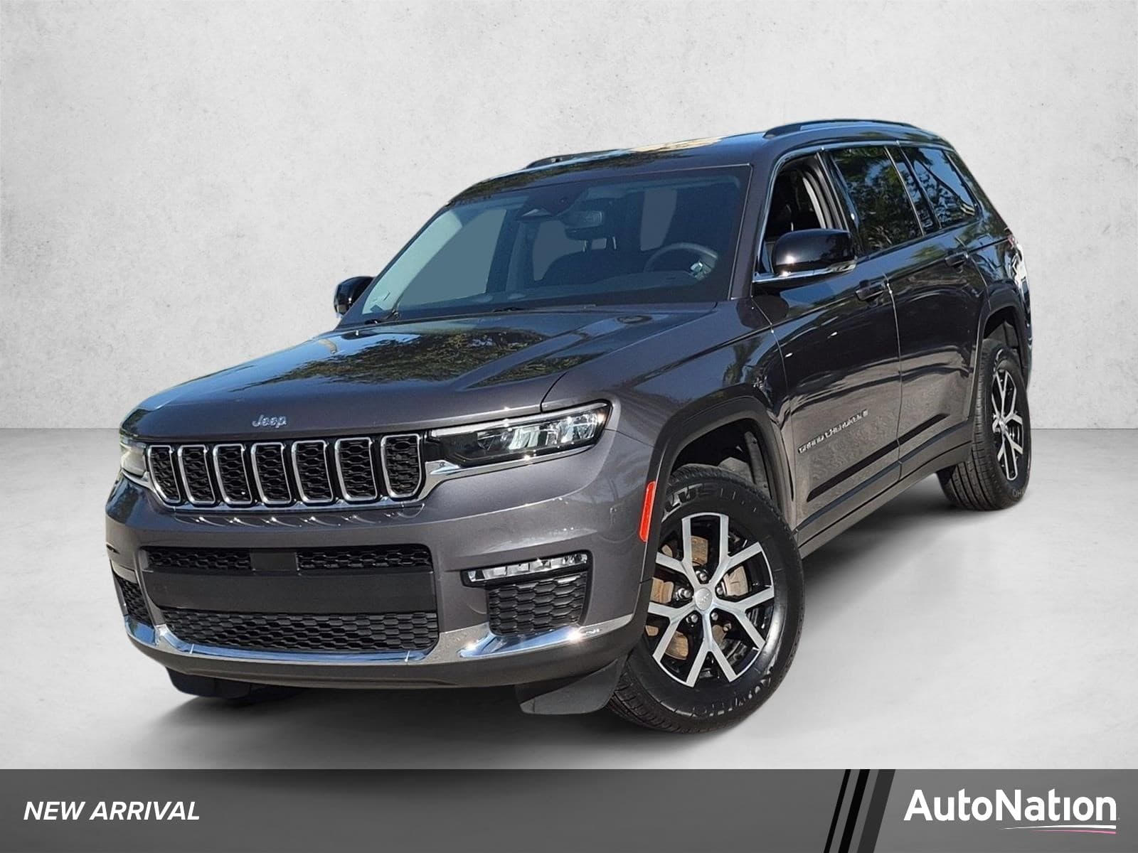 2023 Jeep Grand Cherokee L Limited — photo 1 of 26