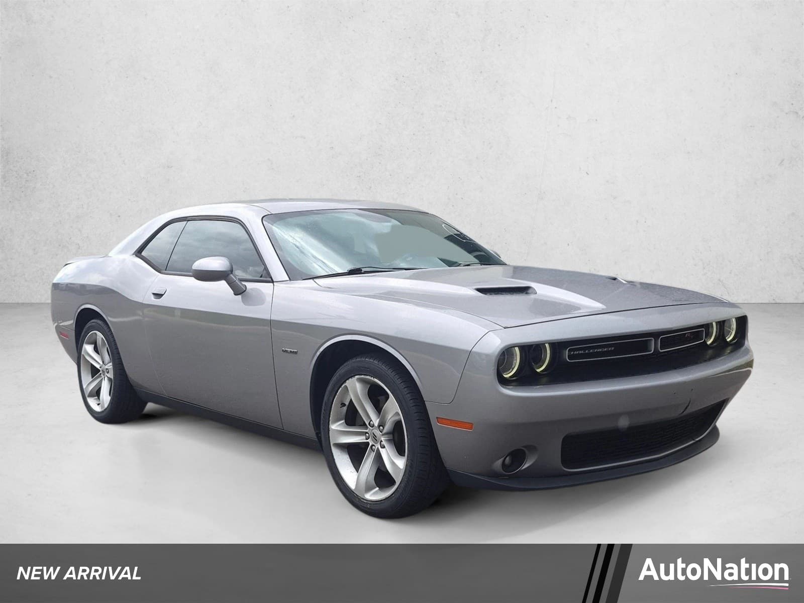 2018 Dodge Challenger R/T — photo 1 of 22