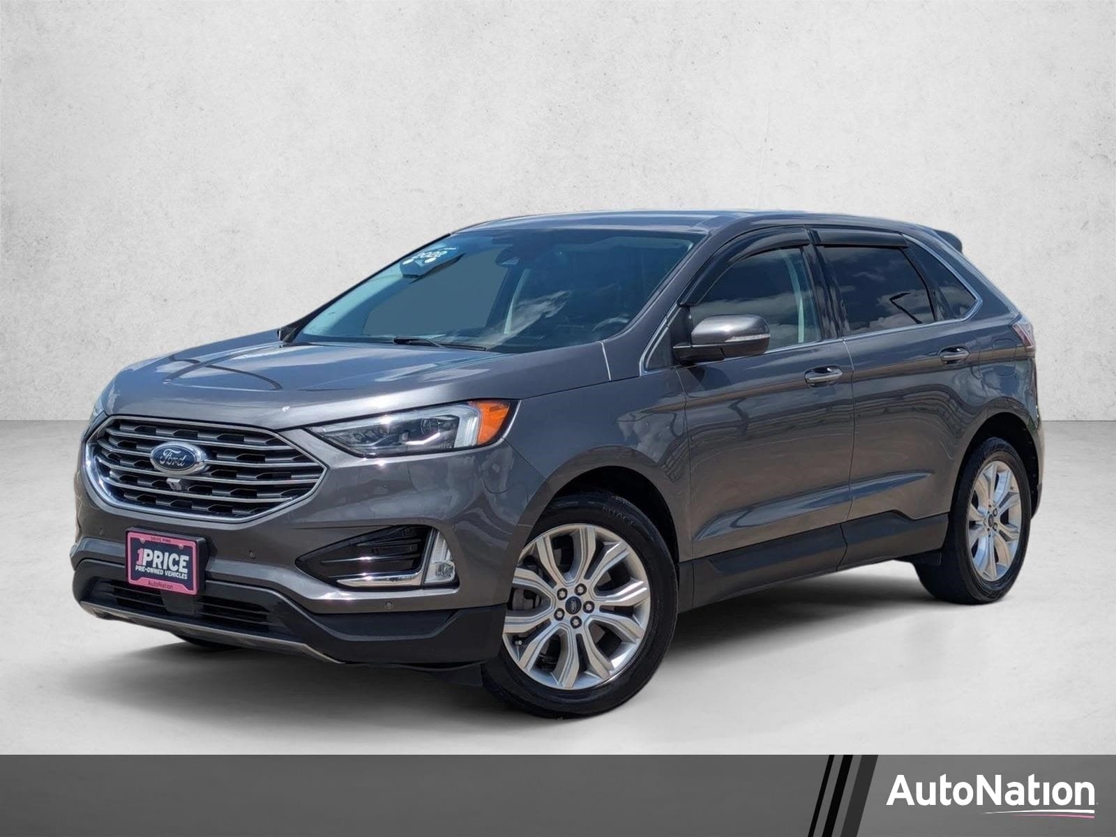 2022 Ford Edge Titanium — photo 1 of 25