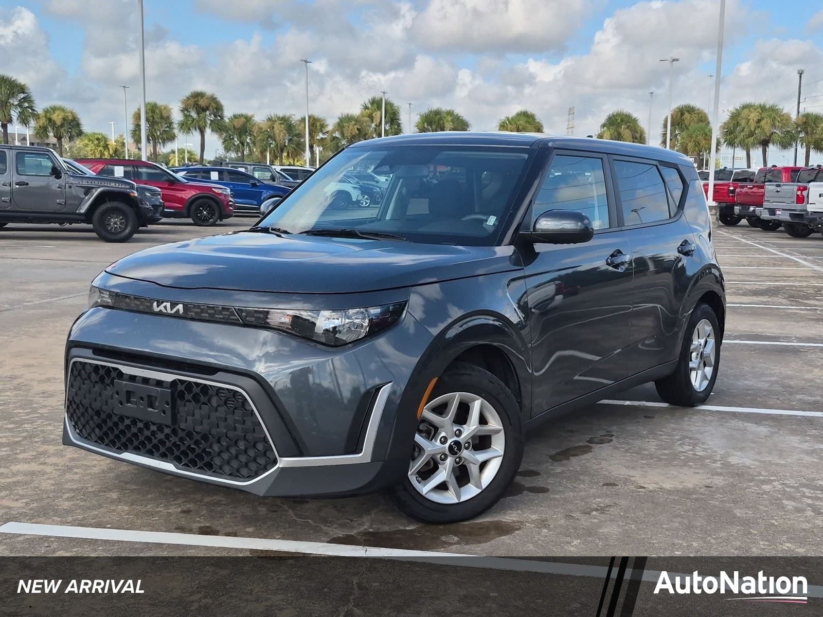 2024 Kia Soul LX — photo 1 of 21