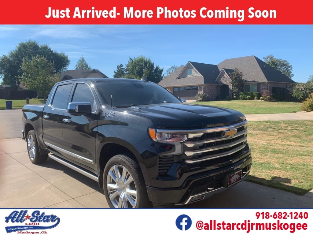2022 Chevrolet Silverado 1500 High Country — photo 1 of 10
