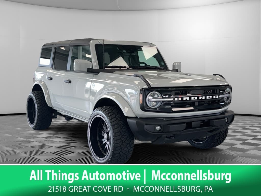 2026 Ford Bronco Outer Banks — photo 1 of 32