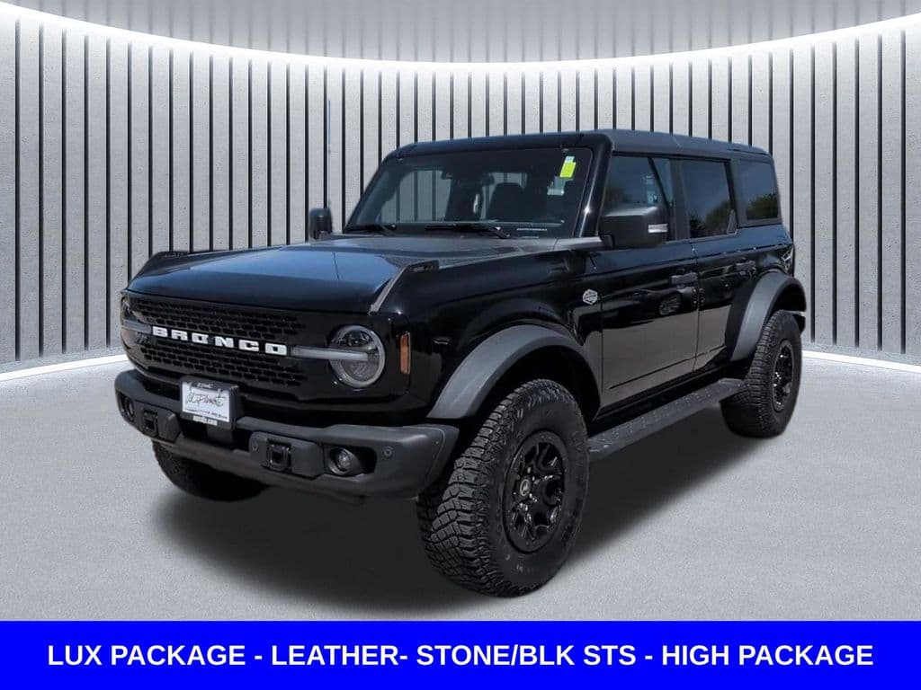 2023 Ford Bronco Base — photo 1 of 24