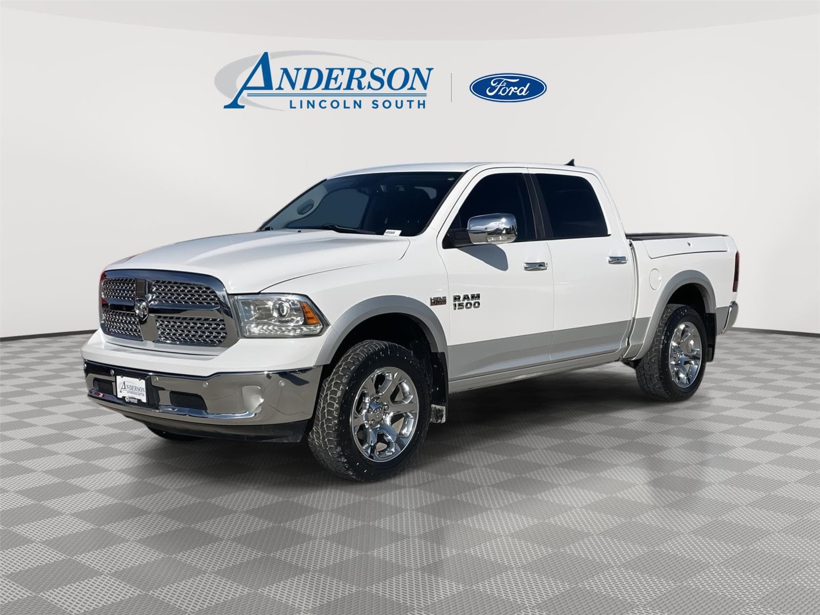 2014 RAM 1500 Laramie — photo 1 of 38