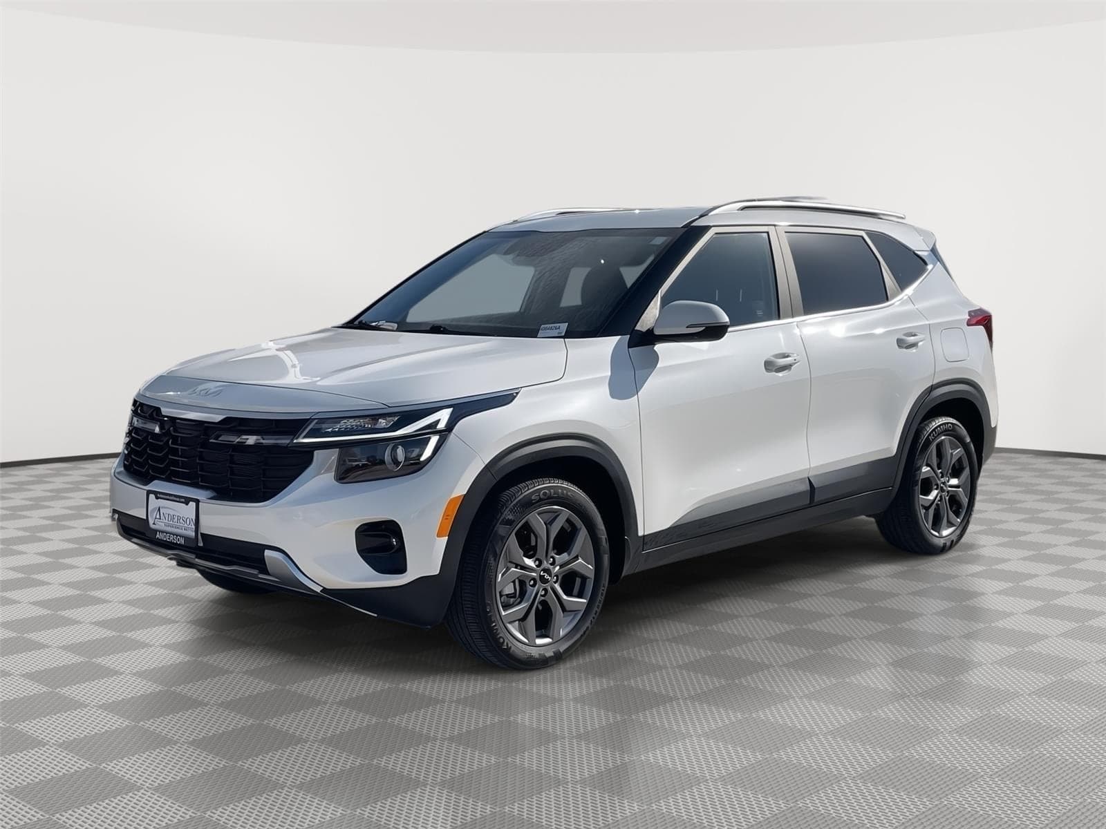 2024 Kia Seltos S — photo 1 of 37
