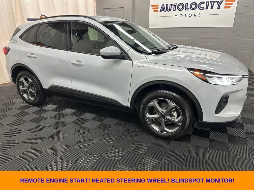 2025 Ford Escape ST-Line Select — photo 1 of 39