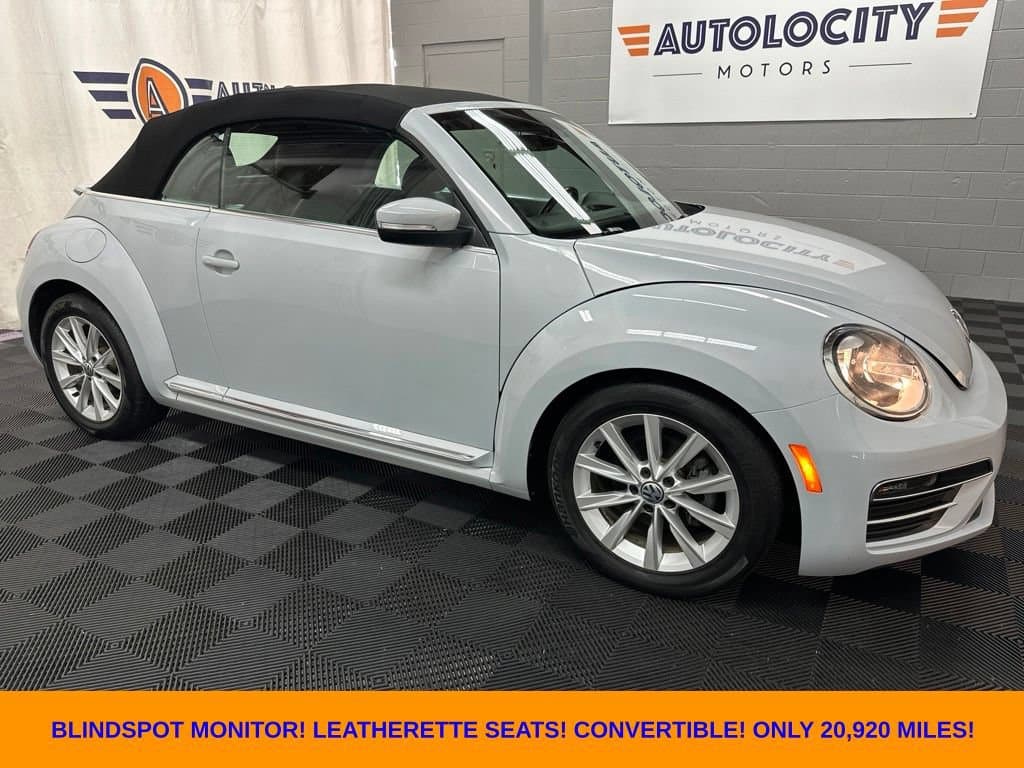 2019 Volkswagen Beetle 2.0T SE — photo 1 of 38
