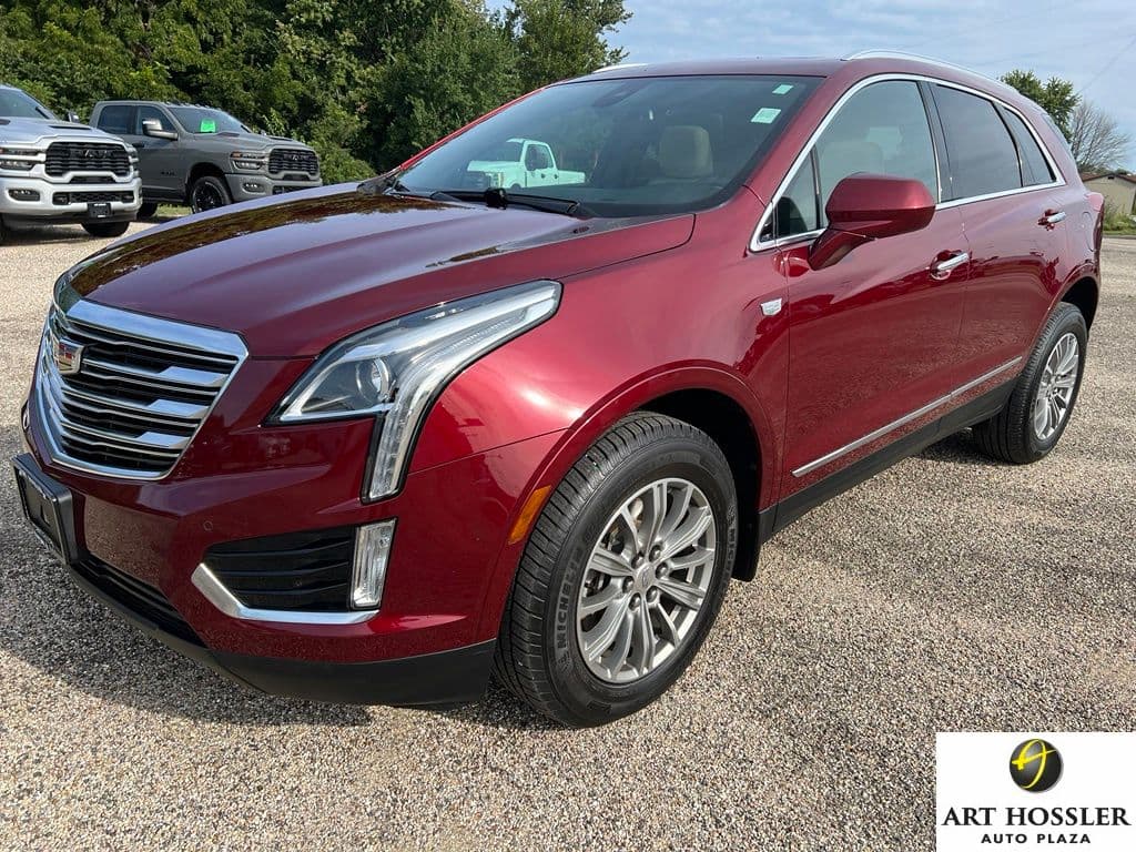 2017 Cadillac XT5 Luxury FWD — photo 1 of 51