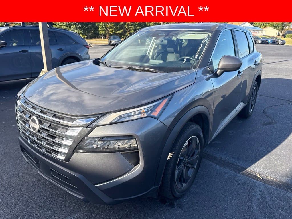 2025 Nissan Rogue SV — photo 1 of 5