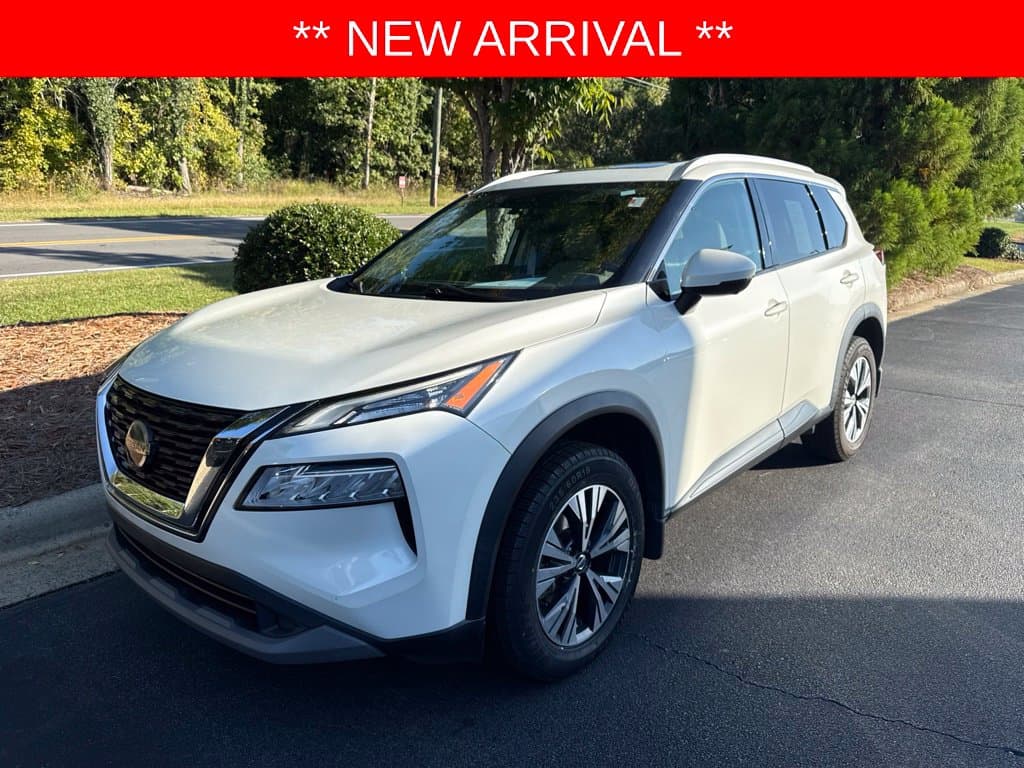 2021 Nissan Rogue SV — photo 1 of 4