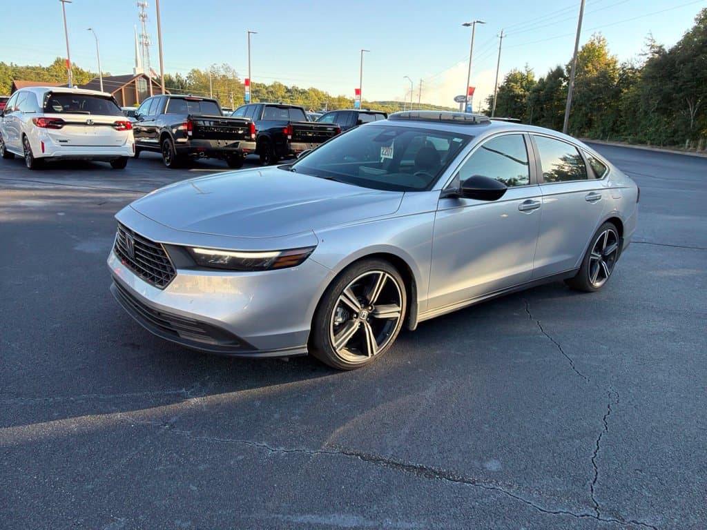 2025 Honda Accord Hybrid Sport — photo 1 of 4