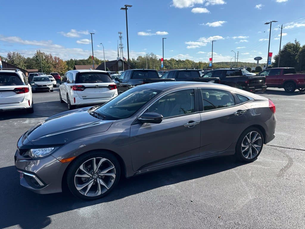 2019 Honda Civic Sedan Touring — photo 1 of 2