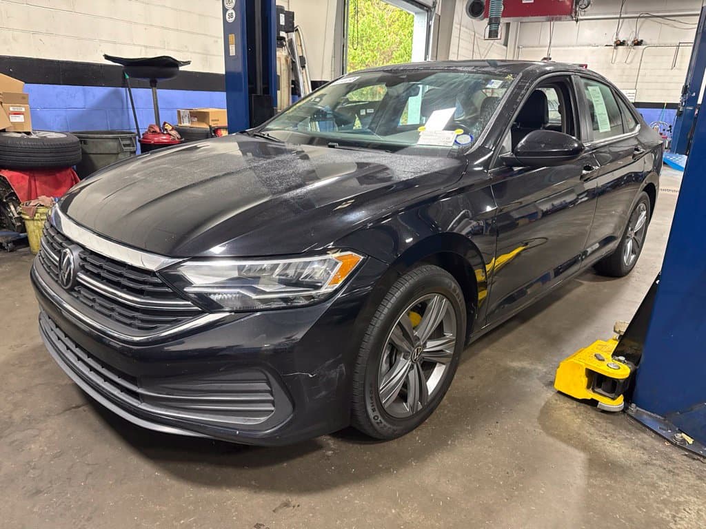 2024 Volkswagen Jetta Base — photo 1 of 5