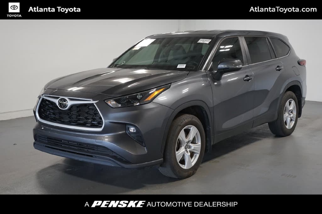 2025 Toyota Highlander LE — photo 1 of 7