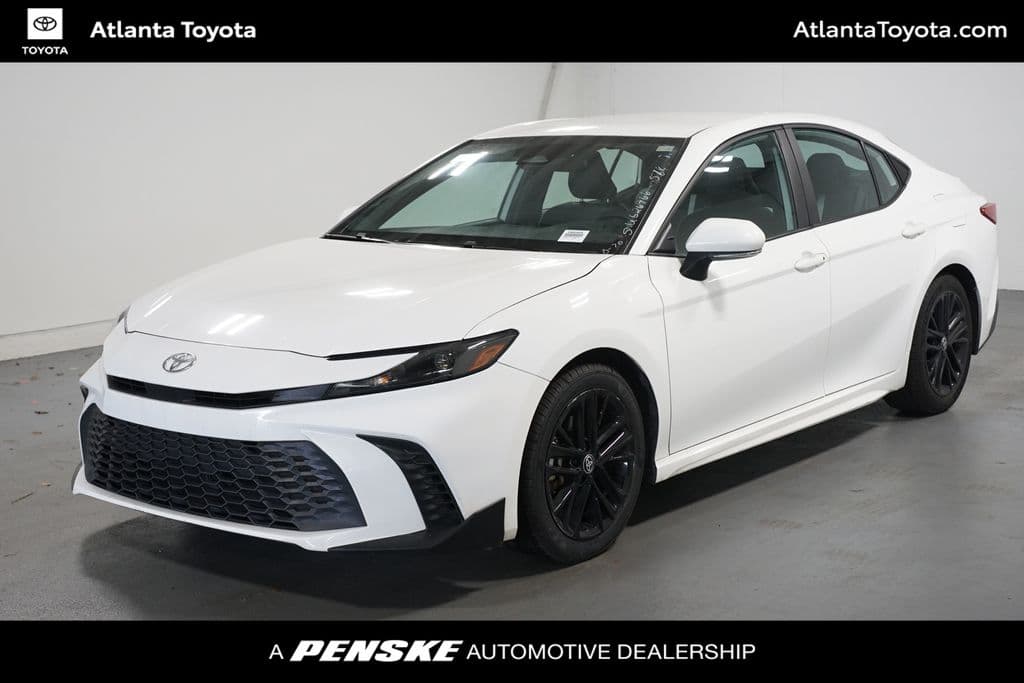 2025 Toyota Camry SE — photo 1 of 7