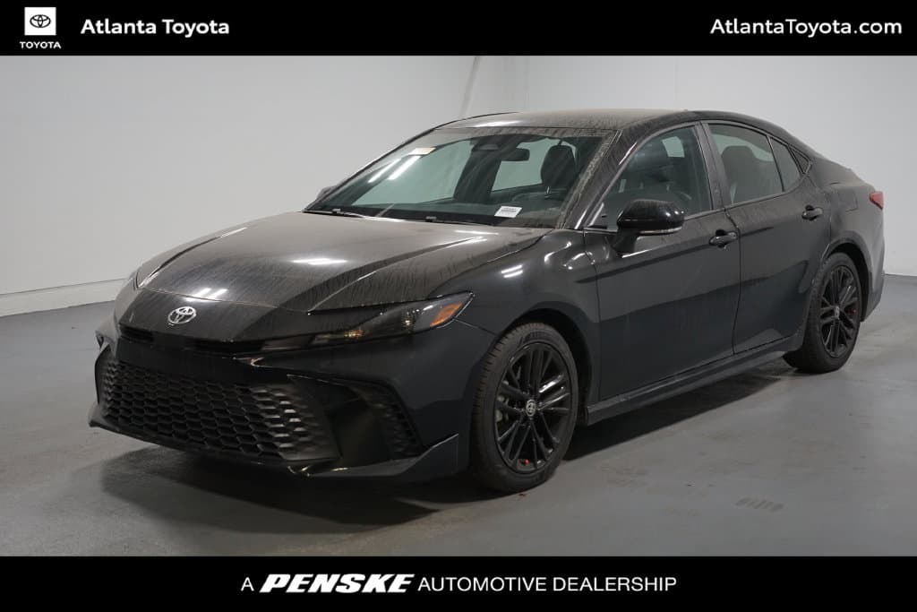 2025 Toyota Camry SE — photo 1 of 7