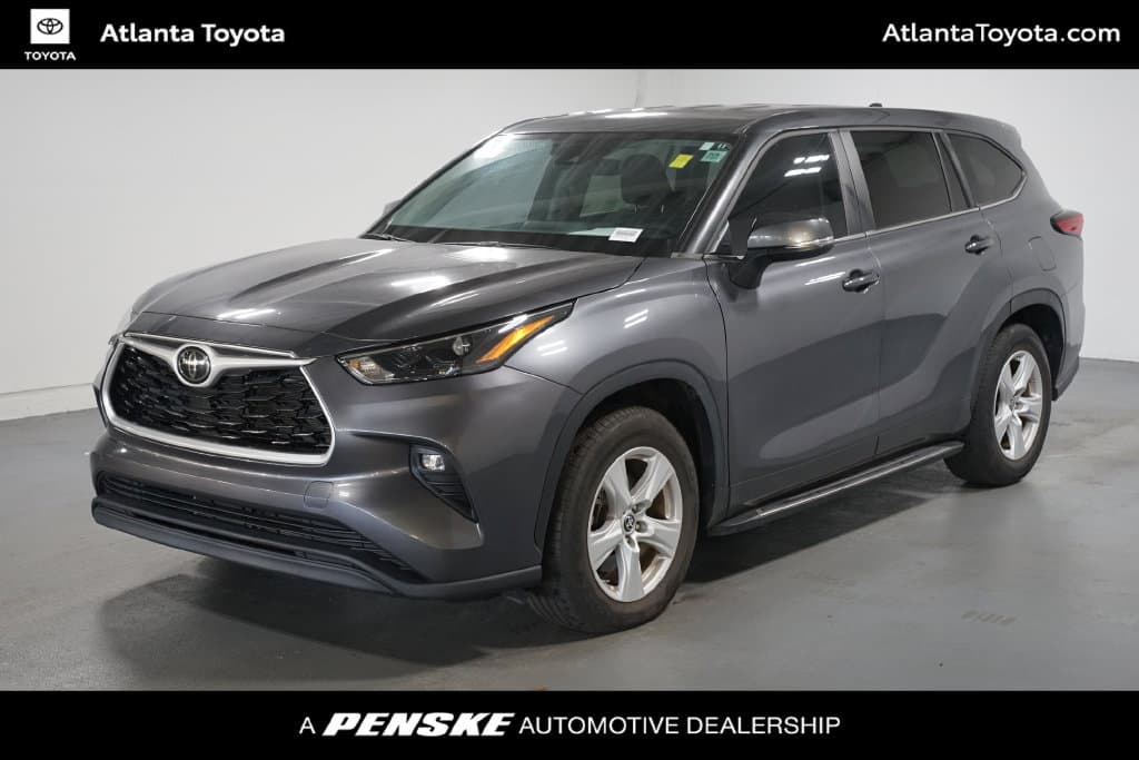 2023 Toyota Highlander LE — photo 1 of 7