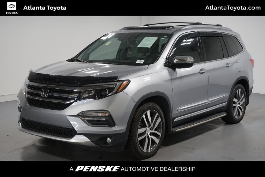 2017 Honda Pilot Touring — photo 1 of 7