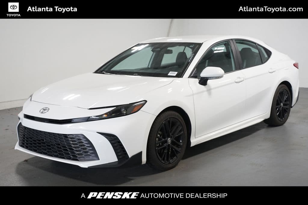 2025 Toyota Camry SE — photo 1 of 7
