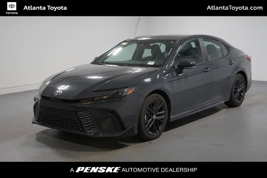 2025 Toyota Camry SE — photo 1 of 7