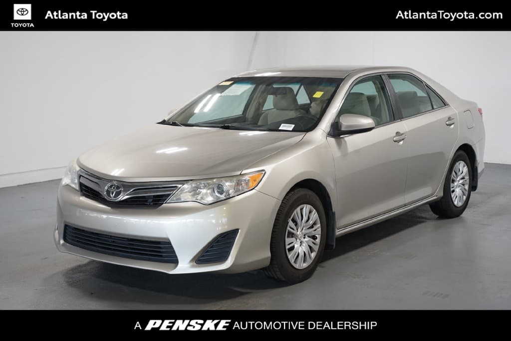 2013 Toyota Camry LE — photo 1 of 7