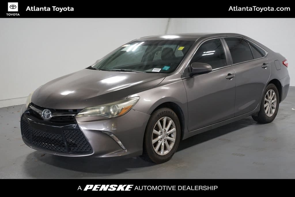 2015 Toyota Camry SE — photo 1 of 7