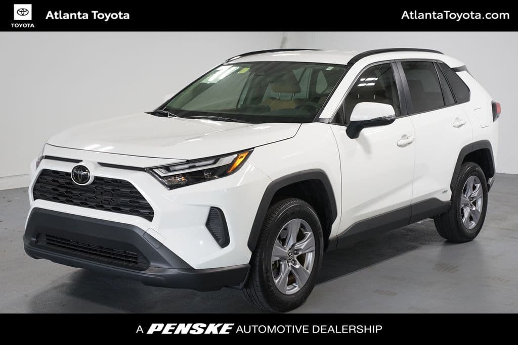 2025 Toyota RAV4 Hybrid LE — photo 1 of 7