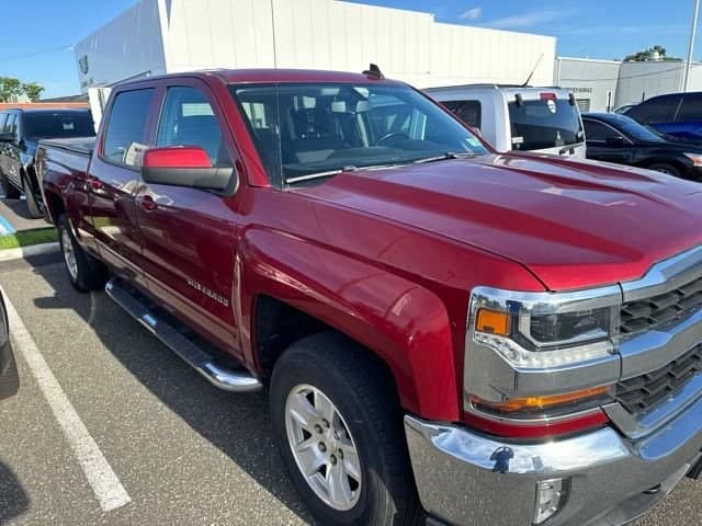 2018 Chevrolet Silverado 1500 LT — photo 1 of 4