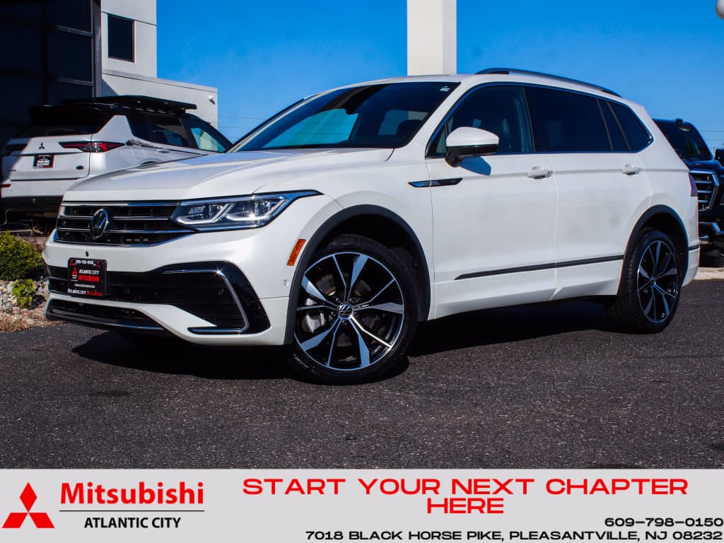2024 Volkswagen Tiguan Base — photo 1 of 49