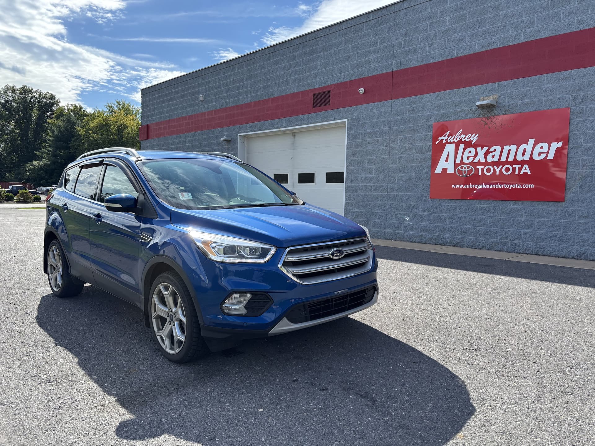 2019 Ford Escape Titanium — photo 1 of 29