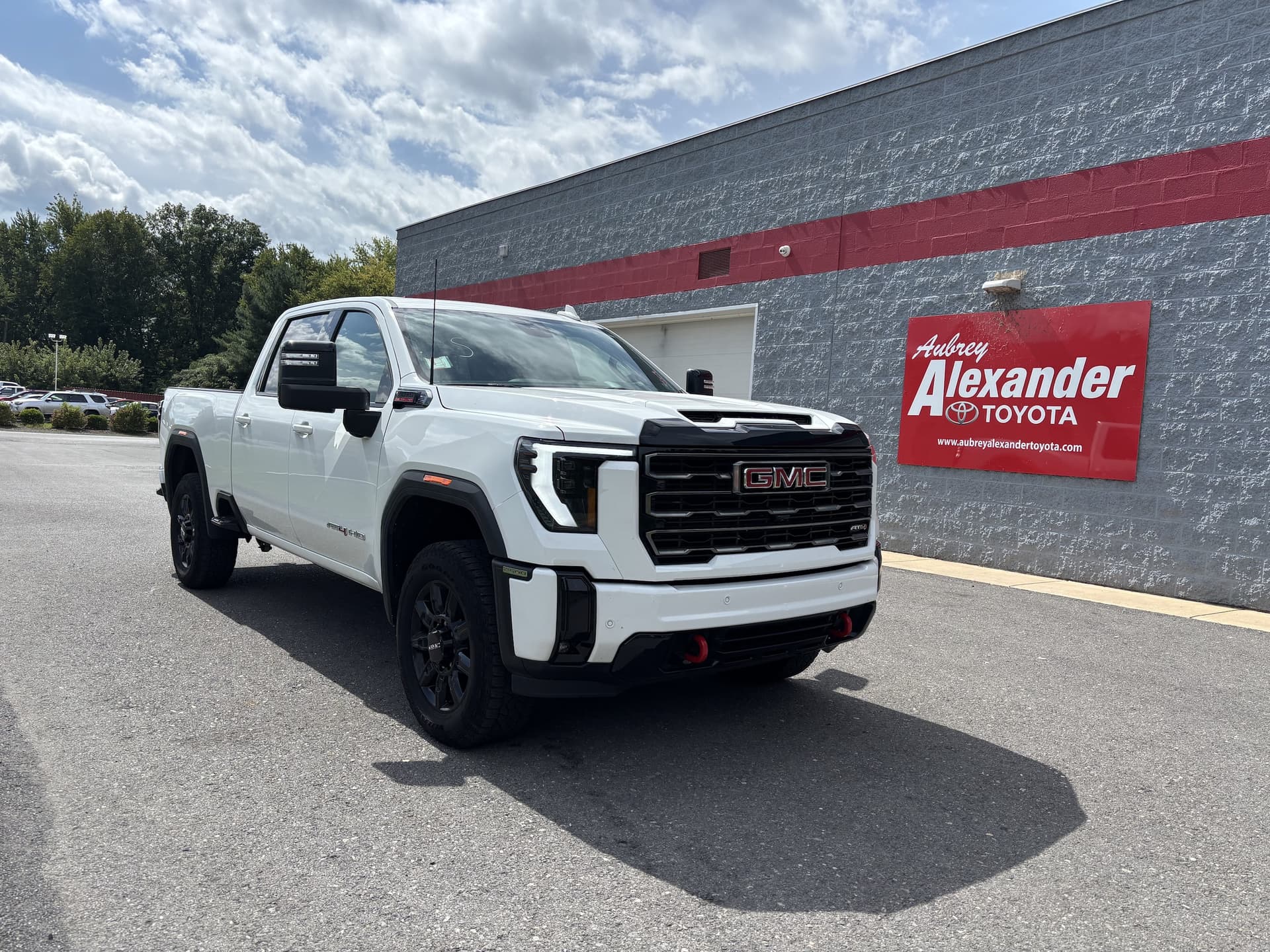 2026 GMC Sierra 2500HD AT4 — photo 1 of 28