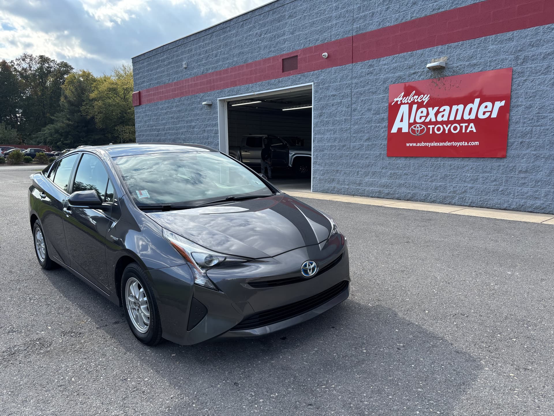 2016 Toyota Prius Two — photo 1 of 28
